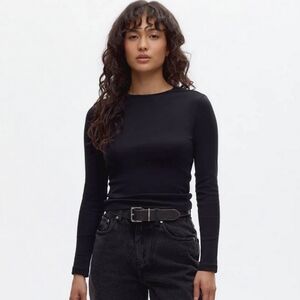 Kotn Women's Fitted Longsleeve in Black (Black / M)